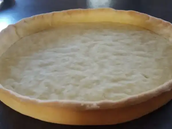 Eviter que le rebord de tarte tombe, cuire à blanc