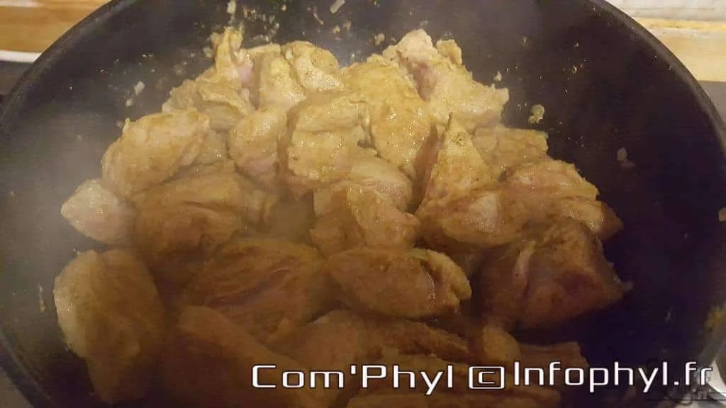 Morceaux de porc curry Tomates